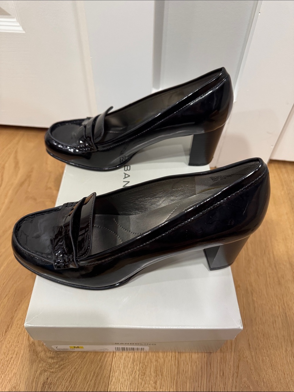 Bandolino Black Patent Leather Block Heel Penny Loafers Sz 7 barely worn w box - Picture 7 of 12